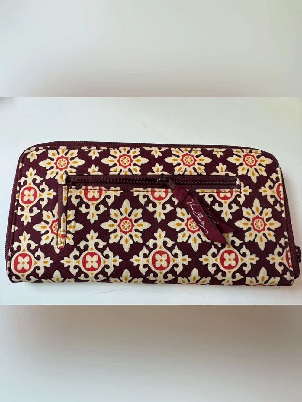 Vera Bradley Zip Travel RFID Wallet Passport Organizer ID Medallion‎ Pattern